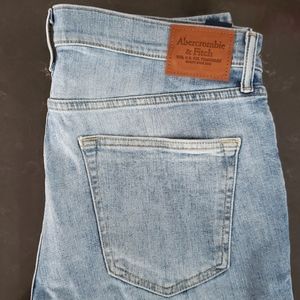 Men's A&F athletic skinny jeans